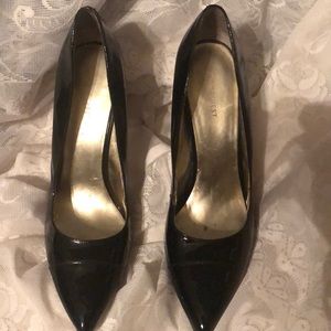 4’ Nine West shiny black dress shoes. Size 11
